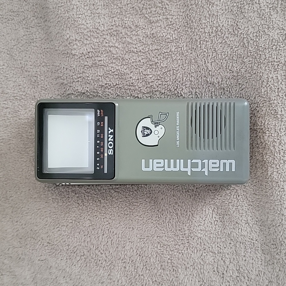 Super Vintage Los Angeles Raiders Watchman mini TV